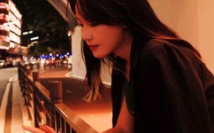 熟悉的捻着她的小核